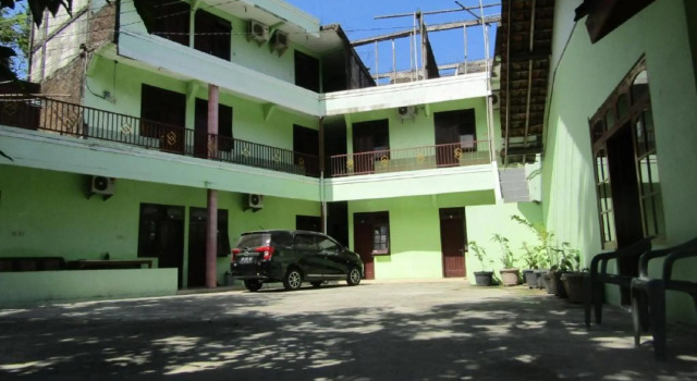 Sabar Menanti 2, Book Guesthouse Parangtritis Yogyakarta Province
