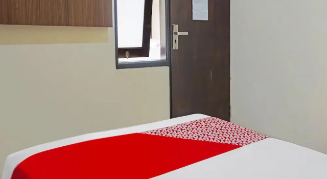 Camera singola Deluxe RedDoorz near Universitas PGRI Kanjuruhan