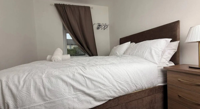 Коттедж Urban Calm Spacious 3-bed Home With Free Parking