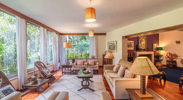 Вилла Beautiful Historic Stand Alone House