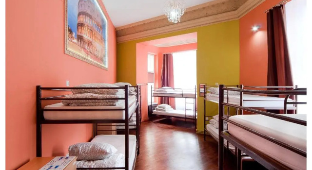 One World Hostel, Забронировать Хостел Хостелы Кракова, рядом с Базилика святой Марии, Хостел