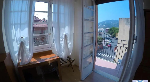 Трёхместный номер Standard Hotel Mimosa