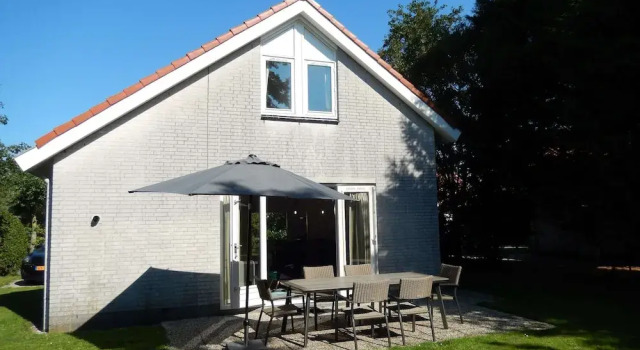 Коттедж Spacious House With Garden, Near the North Sea