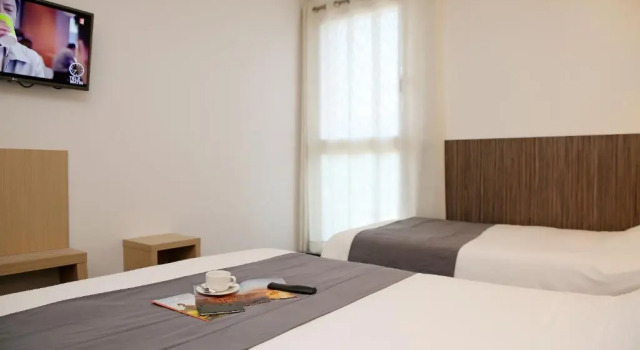 Standard Triple room The Originals City, Hôtel Le Causséa, Castres
