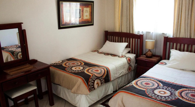 Apartment at 34 Columbine Avenue, Забронировать Апартаменты/квартира Рандбург , рядом с Fairland Walk