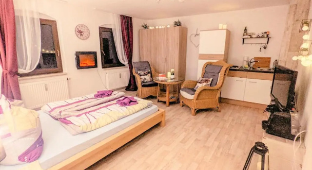 Апартаменты Flussblickwohnung mit Terrasse, Pool, Garten&Sauna - Zi2