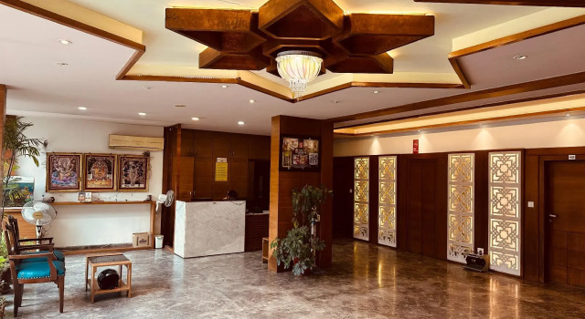 Hotel Shalimar Palace, Забронировать Отель Отели штата Раджастхана с парковкой, Парковка