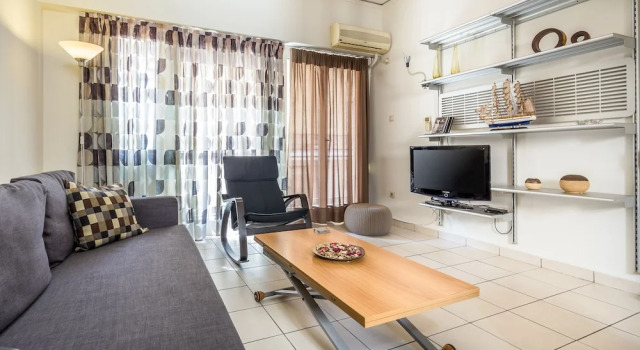 Centrally located apartment - Acropolis, Забронировать Апартаменты/квартира Отели Афины с парковкой, рядом с Одеон Герода Аттического, Парковка