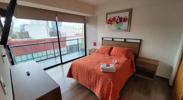 Номер Economy Chicago Suites WTC