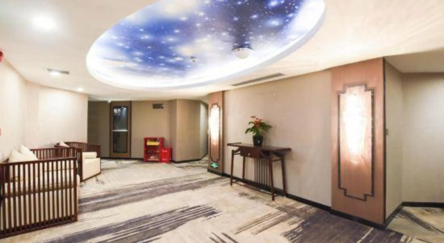 Chongqing Jinchuan Hotel