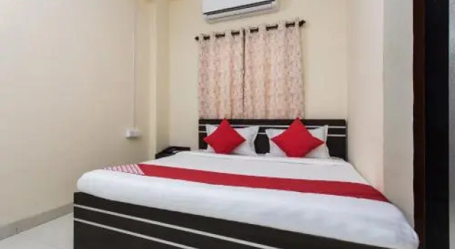 OYO 19316 Hotel Mahati