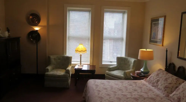 Полулюкс Madison Manor Boutique Hotel
