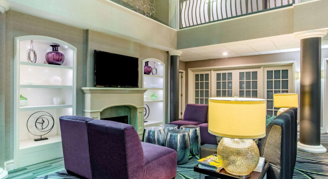 La Quinta Inn & Suites Raleigh Durham International Airport, Rezervați Hotel Cary Raleigh-Durham Metropolitan Area