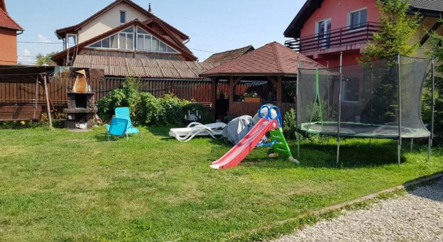 Lend apartman in the garden, Varaa Huoneisto Miercurea-Ciuc 