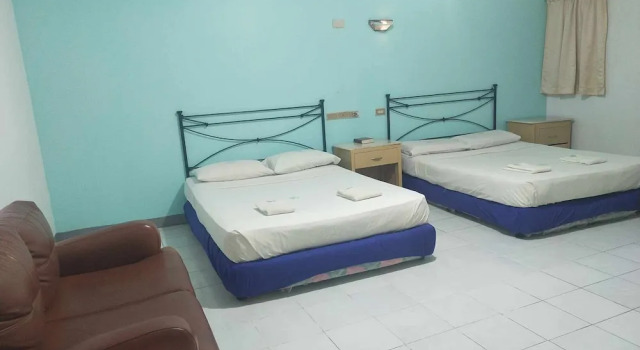 Четырёхместный номер Standard Regency Plaza Tourist Inn