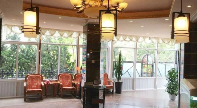 Seaside No. 4 Business Hotel- Dalian, Book Hotel Dalian 