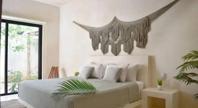 Chic-Modern Apt w/Pool, Garden, Parking & 3 Bikes