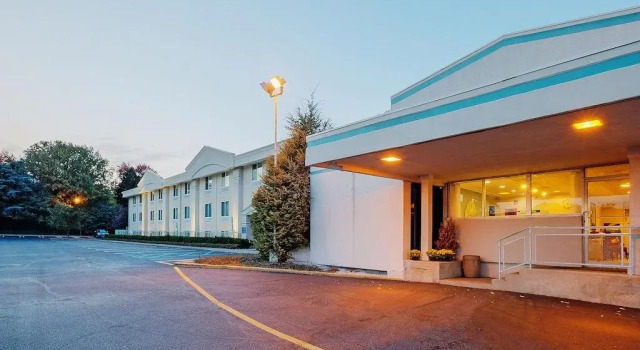 La Quinta Inn Paramus, Prenota Hotel Paramus Bergen County