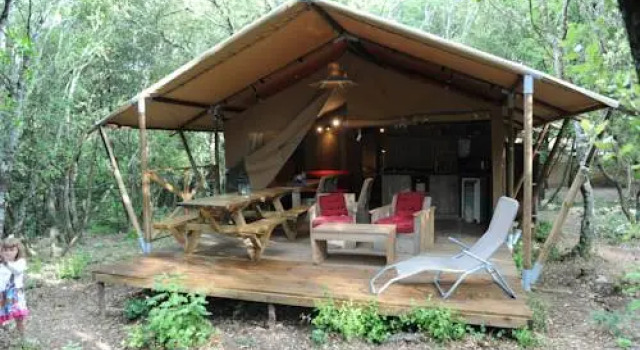 Camping Mille Étoiles, Buchen Sie Campingplatz Labastide-de-Virac Ardèche