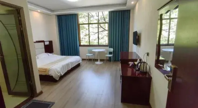 Jiale Hotel, Rezerwuj Hotel Hotele w Baoshan z parkingiem, Parking