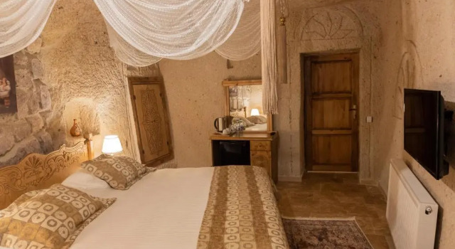 Семейный люкс Elite Cave Suites