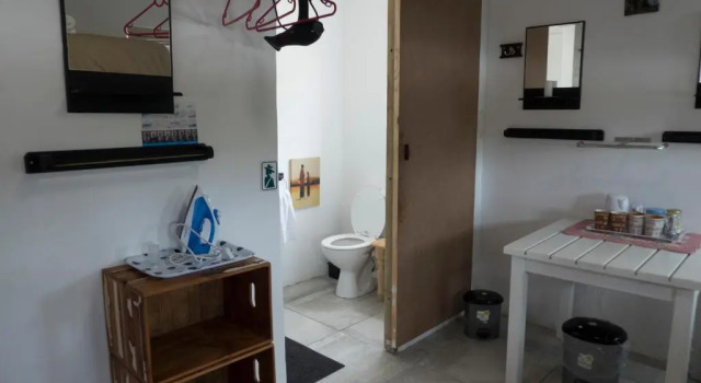 Кровать в общем номере Myrtles Retreat