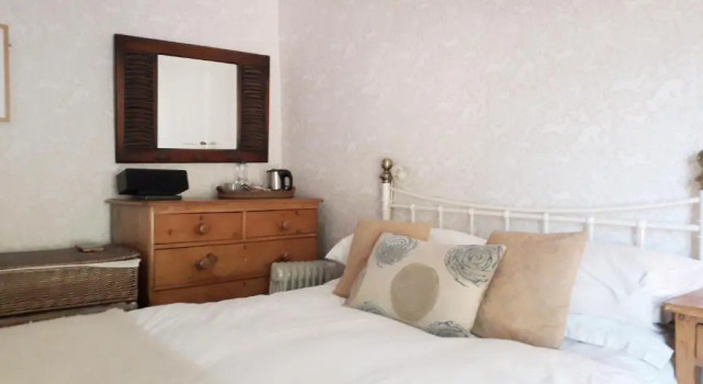 Номер Economy Tŷ Selah, Rugby Ave, Neath