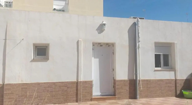 C&BLOLA - Habitacion independiente con baño privado y aire acondicionado - Minimo 3 dias