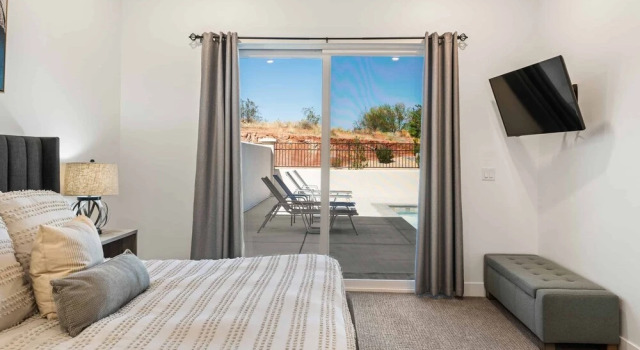 Coral Canyon Entourage by RedAwning, Varaa Villa Harrisburg Junction 