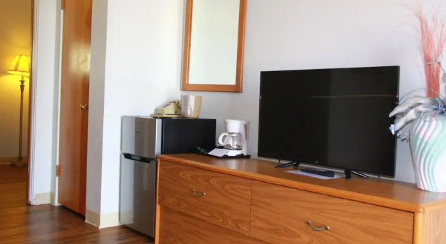 Sunrise Motor Inn, Забронировать Мини-отель Отели Коуди с бассейном, Бассейн