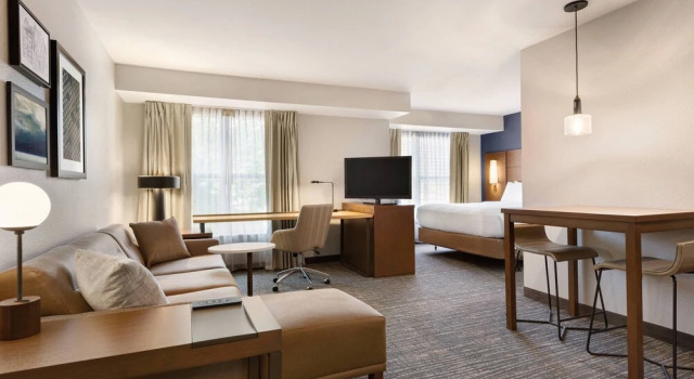 Люкс c 1 комнатой Courtyard by Marriott Sacramento Folsom