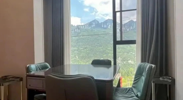 Семейный люкс Enshi Wanyue Canyon Hotel