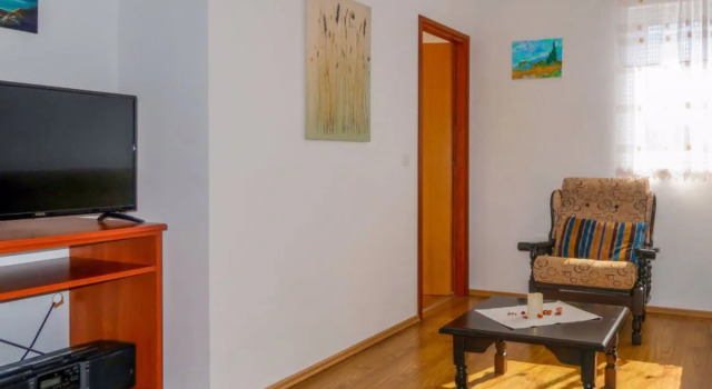Andjelka (KRK310), Prenota Hotel Hotel a Isole Quarnerine con parcheggio, Parcheggio