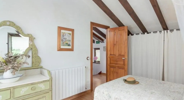 House with 3 bedrooms in Cantabria with wonderful lake view enclosed garden and WiFi 11 km from the beach, Buchen Sie Hotel Riotuerto Kantabrien