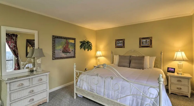 Апартаменты Condo w/ Balcony in Fairfield Bay: Near Marina