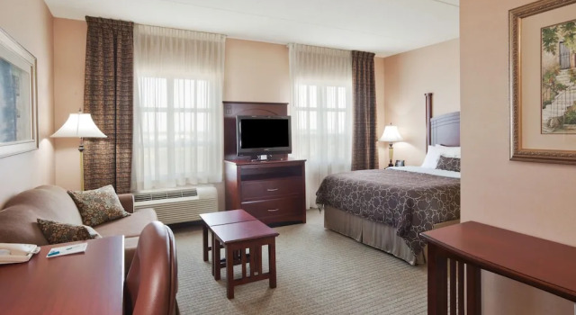 Люкс Staybridge Suites Oakville Burlington by IHG