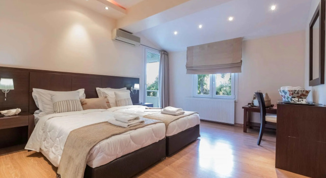 Sani Seaside Luxury - Villa Hera Private Pool, Buchen Sie Villa Sani Beach 