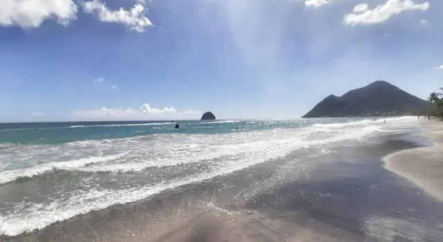 Superbe studio, à 20 mètres de la plage, accès direct Grande Plage Diamant