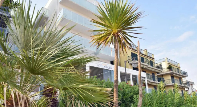 Hotel Astoria, Забронировать Отель Каорле Линьяно-Ривьера