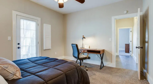 Chic Lawton Home, 5 Mins to Fort Sill, Buchen Sie Ferienhaus Fort Sill Oklahoma
