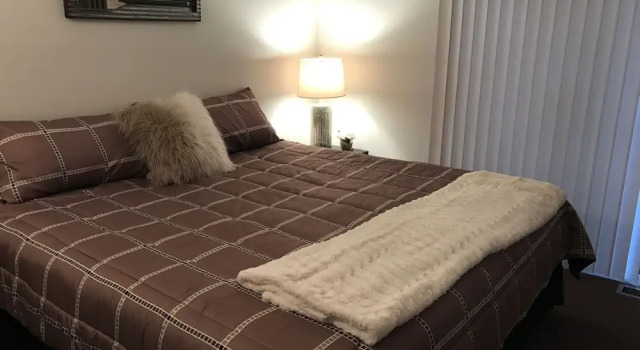 Norfork Lake Ozark Mountain Lodge, Book Hotel Hoteller i Henderson med parkering, Parkering