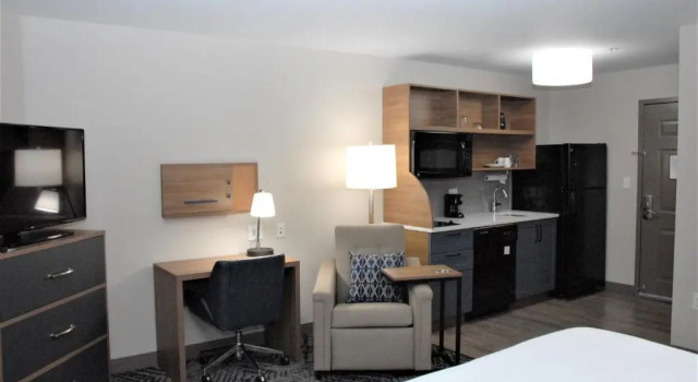 Люкс Candlewood Suites Tallahassee by IHG