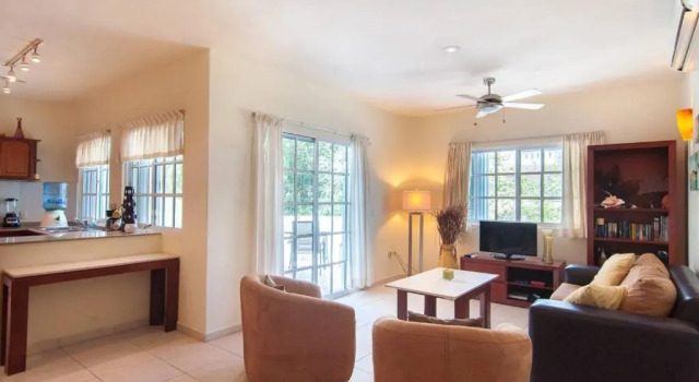 Lovely 4BR Condo in the Heart of Playa del Carmen!, Забронировать Апартаменты/квартира Отели Плая-дель-Кармен с бассейном, рядом с Пляжный клуб Mamitas, Бассейн