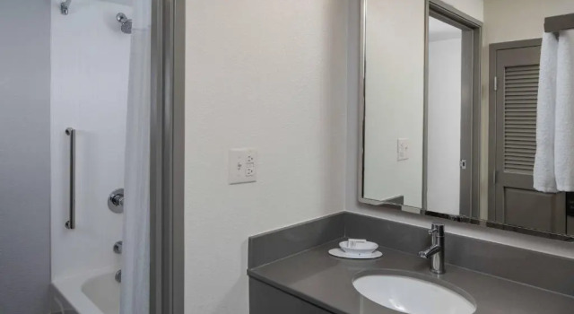 Номер Deluxe Courtyard by Marriott Covington / Mandeville