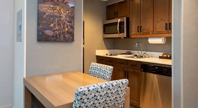 Люкс Hilton Garden Inn Albuquerque Downtown, Nm