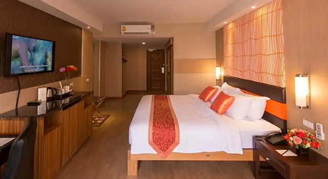 Номер Deluxe с балконом Dynasty Grande Hotel