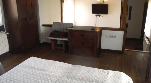 Guest House Black Lom, Prenota Affittacamere Ostritsa Ruse