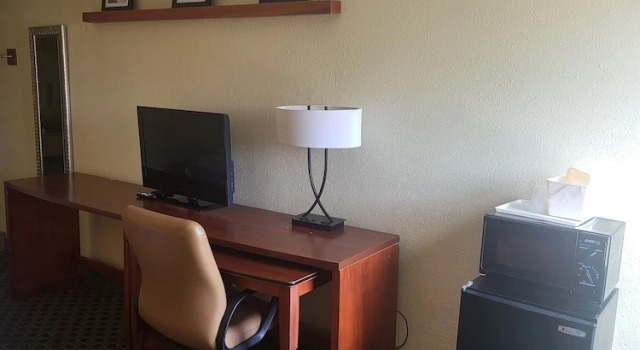 Двухместный номер Deluxe Quality Inn Historic East - Busch Gardens Area