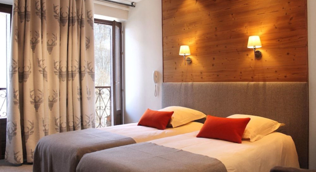 Hôtel Le Crêt Rond, Book Hotel Hoteller i Rhône-Alps med parkering, Parkering