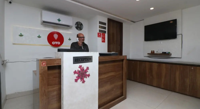 OYO 9999 Hotel Sea Heaven, Забронировать Отель Отели Нью-Дели с завтраком, Завтраки